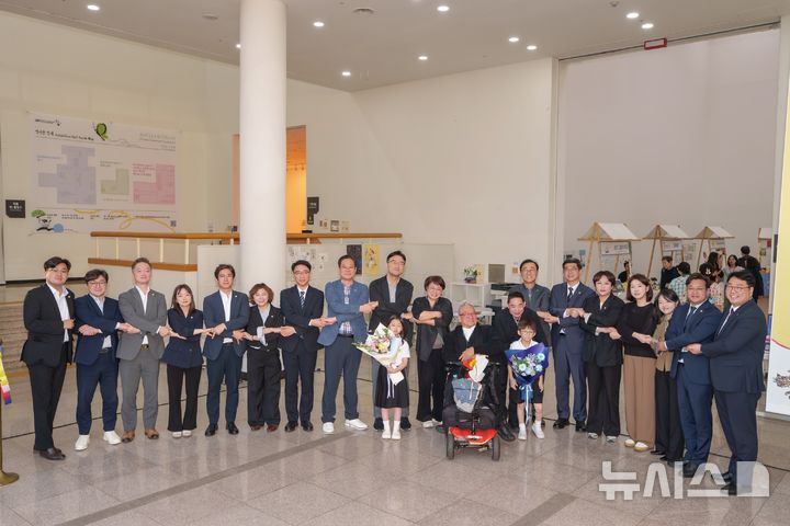 [전주=뉴시스] 대한민국 대표 그림책 문화축제 '전주국제그림책도서전' 개막 모습. *재판매 및 DB 금지