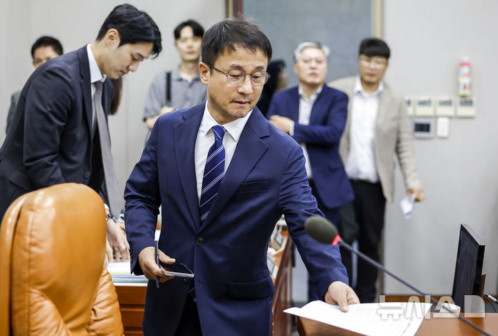 [서울=뉴시스] 정병혁 기자 = 한병도 국회 운영위원장이 2일 서울 여의도 국회에서 열린 국회 운영위원회 전체회의에 참석하고 있다. 2026.10.02. jhope@newsis.com