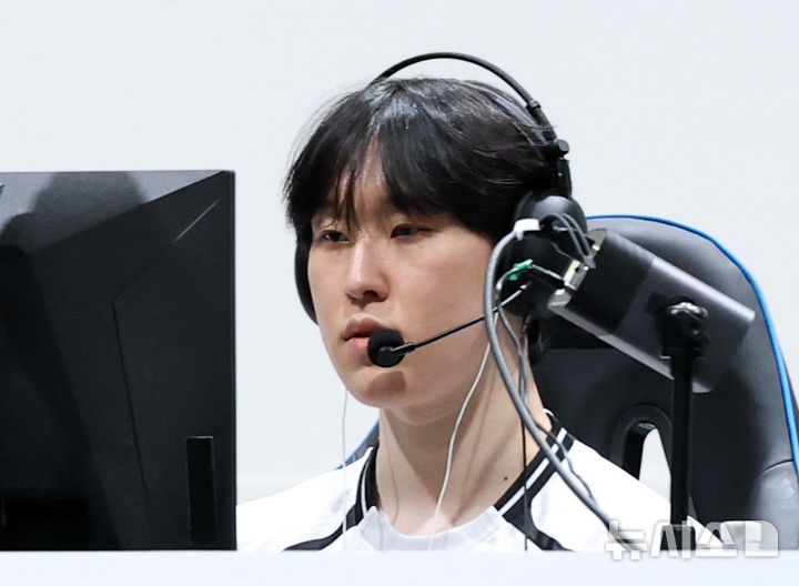 [도코나메(일본)=뉴시스] 이영환 기자 = 2일 오후(현지 시간) 일본 아이치현 도코나메시 아이치 스카이 엑스포에서 열린 2026 아이치·나고야 아시안게임 e스포츠 리그 오브 레전드(LOL) 결승 한국과 대만의 경기, 제카 김건우가 대만과 첫 번째 경기를 치르고 있다. 2026.10.02. 20hwan@newsis.com