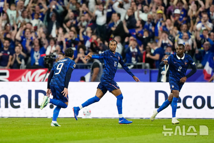 [생드니=AP/뉴시스] 프랑스 축구대표팀의 마이클 올리세(가운데). 2026.10.02.