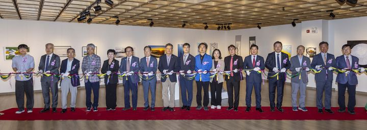 [대구=뉴시스] 대구시의사회는 창립 80주년을 맞아 대구 한양아트센터에서 회원예술제를 열었다. (사진=대구시의사회 제공) 2026.10.03. photo@newsis.com *재판매 및 DB 금지
