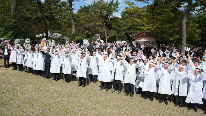 [제주=뉴시스] 3일 오전 서귀포시 무오법정사 항일운동 발상지에서 '108주기 제32회 무오법정사 항일항쟁 기념식'이 열리고 있다. (사진=제주도 제공) 2026.10.03. photo@newsis.com *재판매 및 DB 금지
