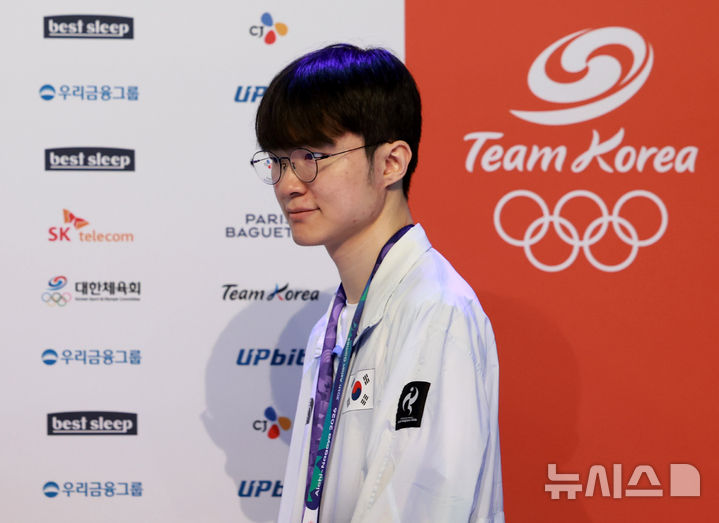[나고야(일본)=뉴시스] 이영환 기자 = e스포츠 리그 오브 레전드(LOL)에서 금메달을 획득한 페이커 이상혁이 3일 오전(현지 시간) 일본 아이치현 나고야시 코리아하우스에서 열린 2026 아이치·나고야 아시안게임 메달리스트 기자회견에 참석하고 있다. 2026.10.03. 20hwan@newsis.com