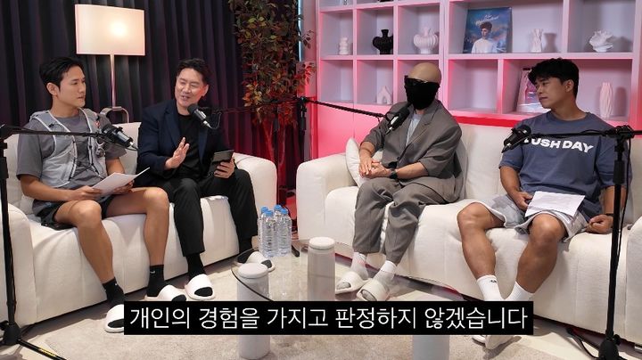 [서울=뉴시스]장동선 뇌과학자가 러닝과 웨이트 트레이닝을 병행할 때 건강 증진 효과를 높일 수 있다고 설명하고 있다. (사진=유튜브 '피지컬갤러리' 캡처) 2026.10.05 *재판매 및 DB 금지