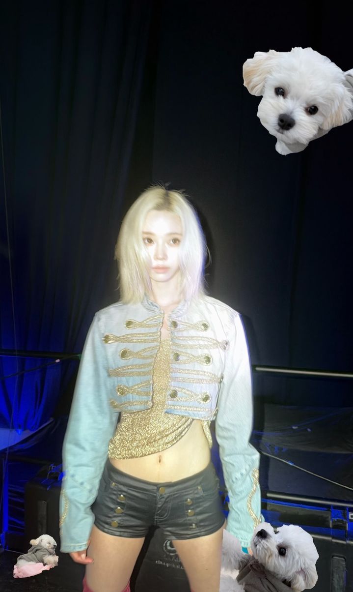 [서울=뉴시스]에스파 윈터가 화려한 스타일의 의상을 입고 군살 없는 허리 라인을 드러냈다. (사진=윈터 인스타그램 캡처) 2026.10.05