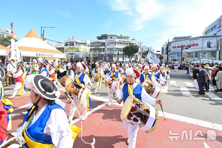 '30년의 울림, 세계의 어울림' 부평풍물대축제 얼쑤~