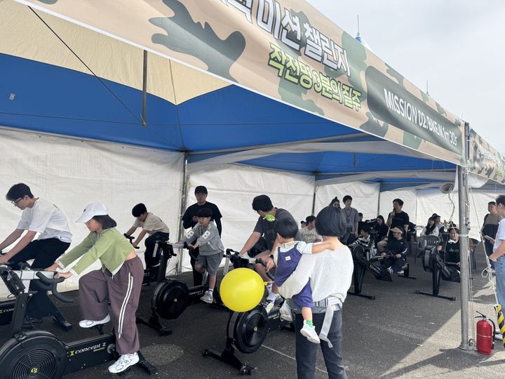 [계룡=뉴시스]곽상훈 기자=배틀크루 강철체력 미션 챌린지가 계룡군문화축제와 함께 진행됐다. 2026.10.05 kshoon0663@newsis,com&nbsp; *재판매 및 DB 금지