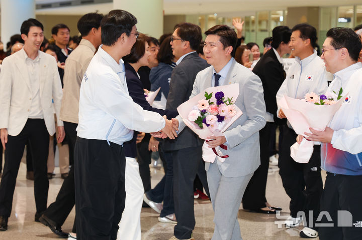 associate_pic3