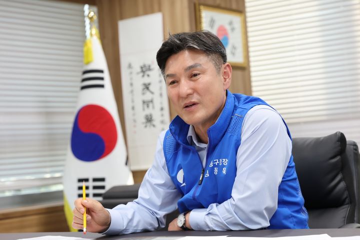 [서울=뉴시스]김동욱 도봉구청장은 지난달 29일 집무실에서 뉴시스와 인터뷰를 가졌다. (사진=도봉구 제공) 2026.09.29. photo@newsis.com  *재판매 및 DB 금지