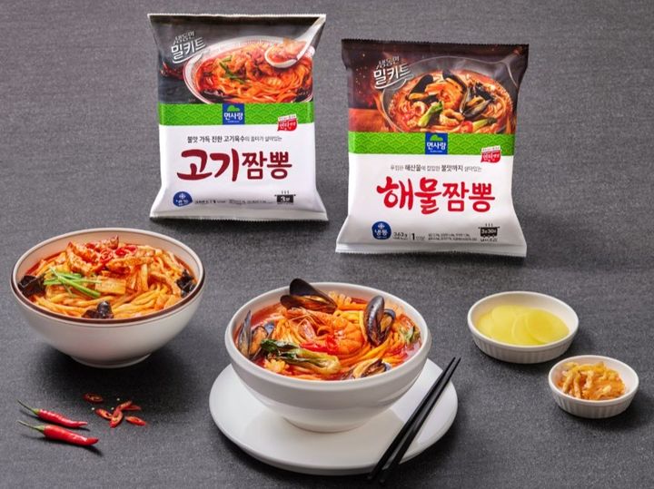 [서울=뉴시스] 면사랑, '고기짬뽕'·'해물짬뽕' (사진=면사랑 제공) *재판매 및 DB 금지
