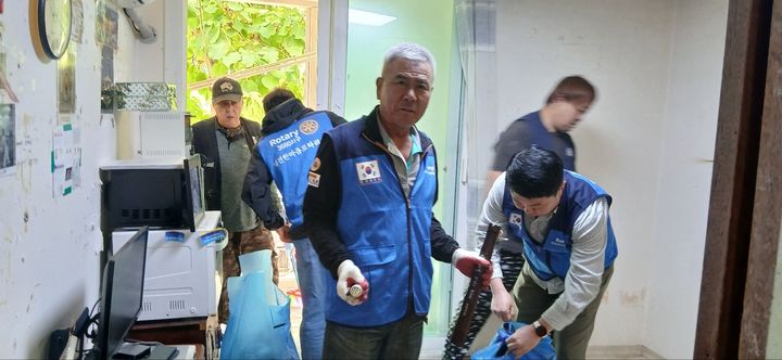 [대전=뉴시스] 대전보훈청이 최근 지역 사회 민간 자원과 연계해 주거 환경이 열악한 참전유공자 주거 환경 개선을 위한 재가 복지서비스를 지원한다. (사진=대전보훈청 제공) 2026.10.06. photo@newsis.com *재판매 및 DB 금지