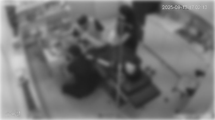 [서울=뉴시스]해외 불법 사이트에 유포된 국내 의료기관 수술실 폐쇄회로(CC)TV 영상. (사진=허종식 의원실 제공) 2026.10.06. photo@newsis.com *재판매 및 DB 금지