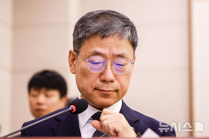 [서울=뉴시스] 정병혁 기자 = 노경필 법원행정처장이 6일 서울 여의도 국회에서 열린 국회 법제사법위원회의 대법원 등 국정감사에서 인사말을 하고 있다. 2026.10.06. jhope@newsis.com