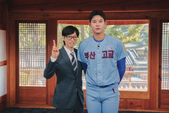 [서울=뉴시스] 하현승은 7일 오후 8시 45분 방송되는 tvN 예능 '유 퀴즈 온 더 블럭' 363회에 출연한다. (사진=tvN) 2026.10.07. photo@newsis.com *재판매 및 DB 금지