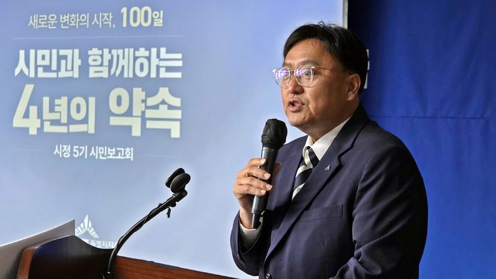 [세종=뉴시스] 송승화 기자 = 7일 보람동 세종시청에서 기자회견하는 조상호 세종시장. 2026.10.07. ssong1007@newsis.com *재판매 및 DB 금지