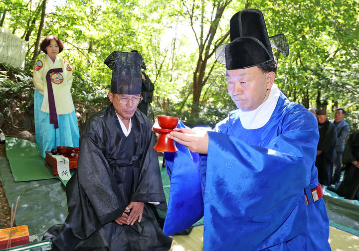 [산청=뉴시스] 제53회 지리산평화제 산신제례 (사진=산청군 제공) 2026. 10. 07. photo@newsis.com *재판매 및 DB 금지