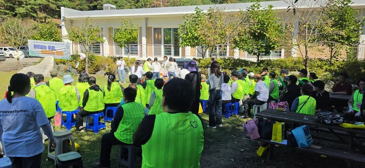 [진주=뉴시스]진주시정신건강복지센터, ‘정신건강의 날’ 행사 개최.(사진=진주시 제공).2026.10.07.photo@newsis.com *재판매 및 DB 금지