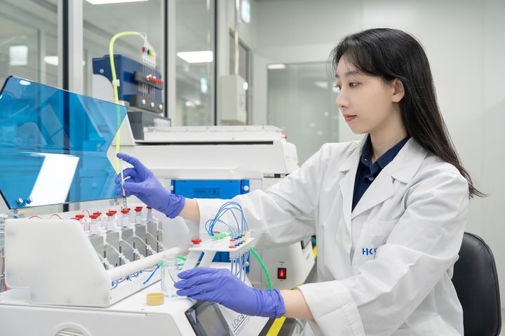 [서울=뉴시스] 한국콜마가 제품 개발부터 임상·검증, 생산까지 전 과정을 아우르는 기술력을 앞세워 글로벌 선케어 시장의 기준 만들기에 나선다. (사진=한국콜마 제공) *재판매 및 DB 금지