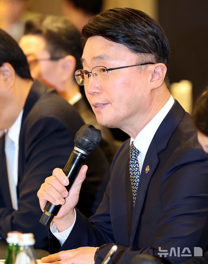 [서울=뉴시스] 박영태 기자 = 류제명 과학기술정보통신부 2차관이 7일 오전 서울 종로구 포시즌스호텔 서울에서 열린 AI반도체 기업 라운드테이블에서 발언하고 있다. 2026.10.07. since1999@newsis.com