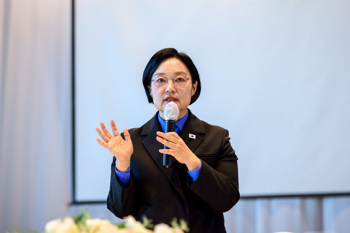 [세종=뉴시스] 배훈식 기자 = 한성숙 국무총리가 7일 오후 세종시 총리 세종공관에서 열린 출입기자단 오찬 감담회에서 발언하고 있다. (사진=총리실 제공) 2026.10.07. photo@newsis.com *재판매 및 DB 금지