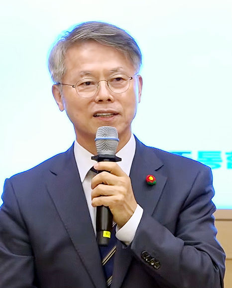 [전남광주=뉴시스] 민형배 전남광주통합특별시장이 8일 오전 광주청사 비지니스룸에서 취임 100일 기자회견을 하고 있다. 2026.10.08. (사진=유튜브 캡처) photo@newsis.com *재판매 및 DB 금지