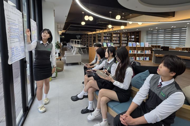 [안동=뉴시스] 포항 오천고등학교 학생들 활동 모습 (사진=경북교육청 제공) 2026.10.08. photo@newsis.com *재판매 및 DB 금지