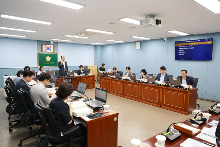 창원FC 대표 후보 '적합'에 민주당 시의원들 반발