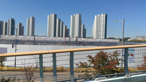 [양주=뉴시스] 서윤주 인턴기자= 사업지와 도보 10분 거리의 율정초와 율정중의 모습. 2026.10.08