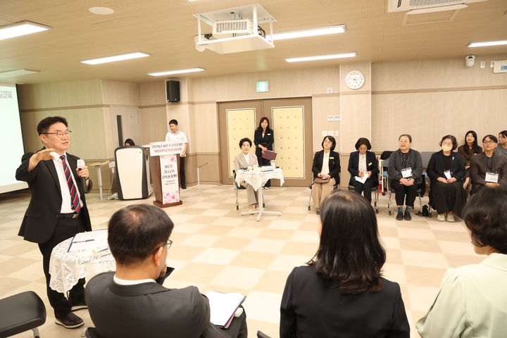 [창원=뉴시스]권순기 경남교육감, 의령교육지원청 방문.(사진=경남교육청 제공) 2026.10.08.photo@newsis.com *재판매 및 DB 금지