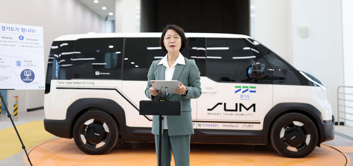[수원=뉴시스] 추미애 경기도지사가 8일 성남시 판교테크노밸리의 스마트모빌리티 실증허브에서 교통혁신 비전을 발표했다. (사진=경기도 제공) 2026.10.08. photo@newsis.com *재판매 및 DB 금지