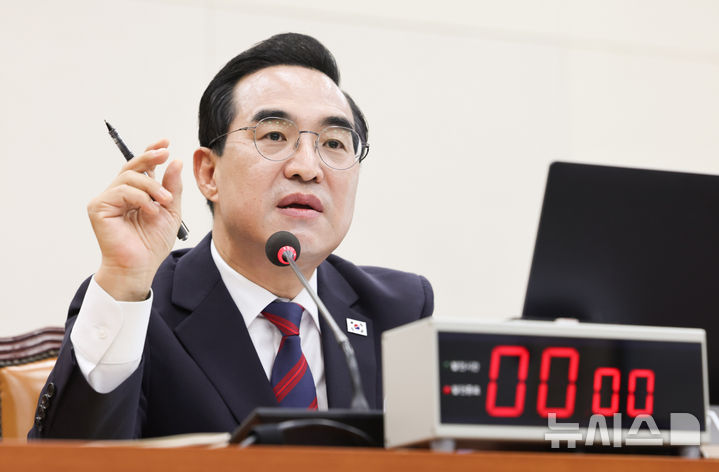 [서울=뉴시스] 최진석 기자 = 박홍근 기획예산처 장관이 8일 여의도 국회에서 열린 재정경제기획위원회의 기획예산처에 대한 국정감사에 출석해 의원 질의에 답변하고 있다. 2026.10.08. myjs@newsis.com
