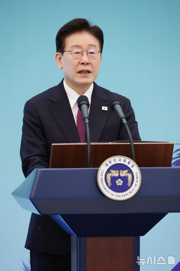 [서울=뉴시스] 김진아 기자 = 이재명 대통령이 8일 청와대에서 열린 압델 파타 알시시 이집트 대통령과의 공동언론발표에서 발언하고 있다. 2026.10.08. bluesoda@newsis.com