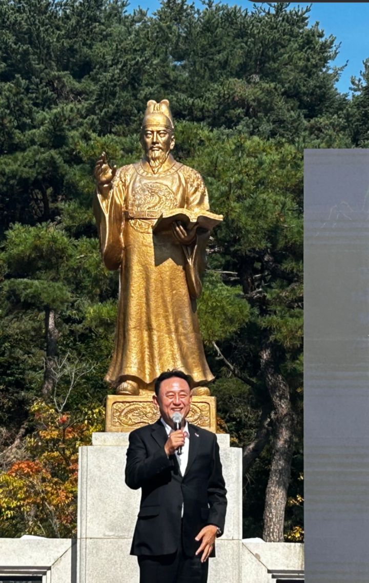 [여주=뉴시스] 이준구 기자=이충우 여주시장이 인사말을 하고 있다.caleb@newsis.com *재판매 및 DB 금지
