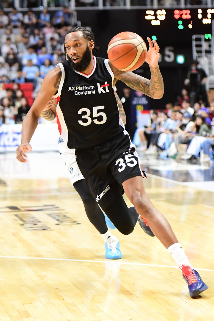 [서울=뉴시스] 프로농구 수원 KT의 패리스 배스. (사진 = KBL 제공) *재판매 및 DB 금지