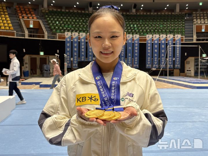 [서울=뉴시스]'아시안게임 도마 금메달' 여서정, 전국체전 기계체조 4관왕. (사진=올댓스포츠 제공)