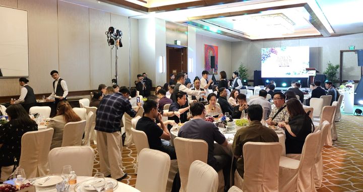 [안동=뉴시스] 지난달 29일 필리핀 마닐라에서 열린 '한국산 포도 신규 수입 기념 런칭쇼 및 바이어 품평회'. (사진=경북도 제공) 2026.10.11. photo@newsis.com *재판매 및 DB 금지