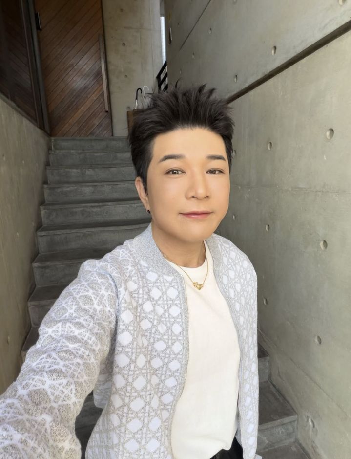 [서울=뉴시스] 최근 가수 신동이 한층 슬림해진 비주얼을 과시했다. (사진 : 신동 SNS 캡처) *재판매 및 DB 금지