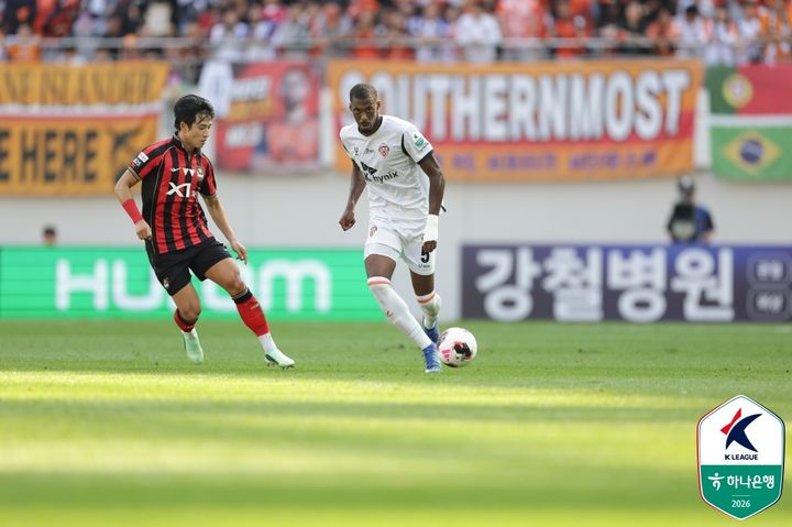 [서울=뉴시스] 프로축구 K리그1 FC서울의 정승원. (사진=한국프로축구연맹 제공) *재판매 및 DB 금지