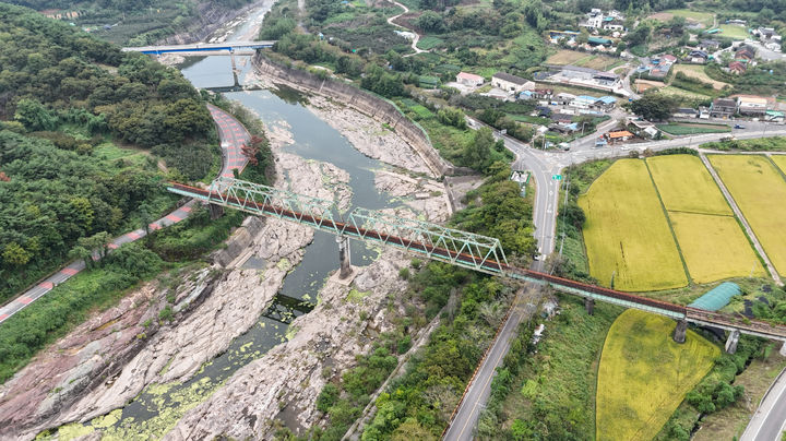 [진주=뉴시스]진주시, '내동 참 이야기길' 조성사업 대상지인 유수철교 모습.(사진=진주시 제공).2026.10.11.photo@newsis.com *재판매 및 DB 금지
