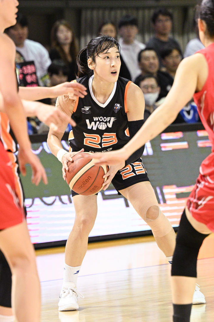 [서울=뉴시스] 여자프로농구 아산 우리은행의 김단비. (사진=WKBL 제공) 