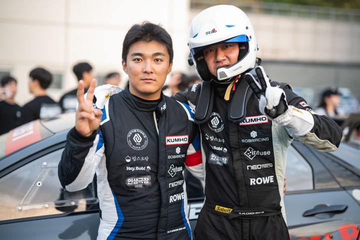 [서울=뉴시스] 최근환·권도윤(BOBRACING×아주자동차대학교) 조, 2026 인제 GT 마스터즈 마스터즈1 클래스에서 시즌 챔피언 등극. (사진=MIK 제공) *재판매 및 DB 금지