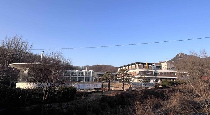[서울=뉴시스] 구 유유산업 안양공장(공장동, 연구동, 수위실) 전경 (사진=국가유산청 제공) 2026.10.12. photo@newsis.com *재판매 및 DB 금지