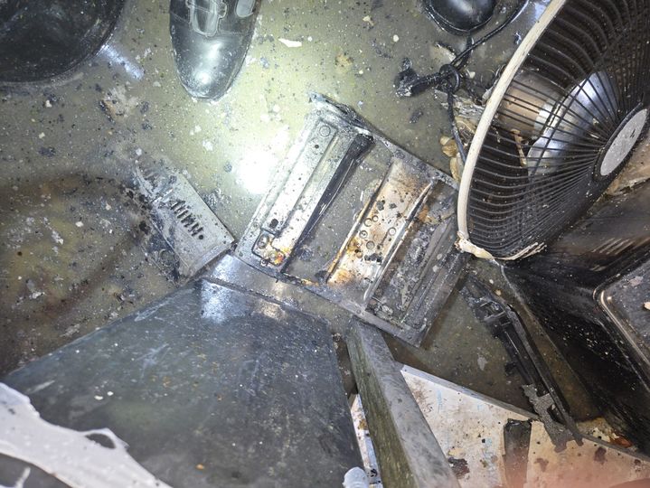 [부산=뉴시스] 11일 오후 부산 연제구의 음식점 주방에서 휴대용 가스버너의 부탄가스 폭발로 추정되는 불이 났다. (사진=부산소방재난본부 제공) 2026.10.12. photo@newsis.com *재판매 및 DB 금지