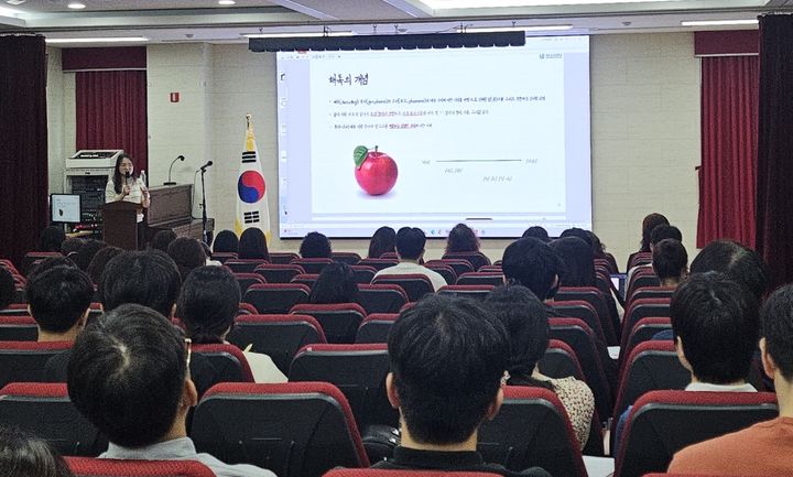 [안동=뉴시스] 국어교과교육연구회 상반기 연수회 장면 (사진=경북교육청 제공) 2026.10.12. photo@newsis.com *재판매 및 DB 금지