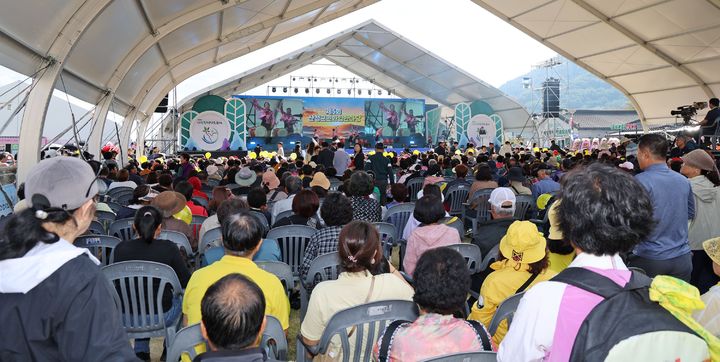 [산청=뉴시스] 제5회 산청군민화합한마당 (사진=산청군 제공) 2026. 10. 12. photo@newsis.com *재판매 및 DB 금지