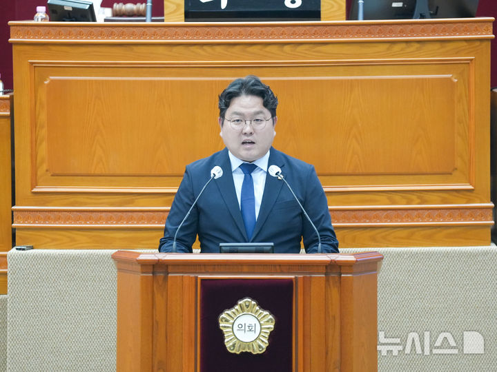 [안양=뉴시스] 5분 자유발언에 나선 채진기 안양시의원.(사진=안양시 의회 제공). 2026.10.13. photo@newsis.com 