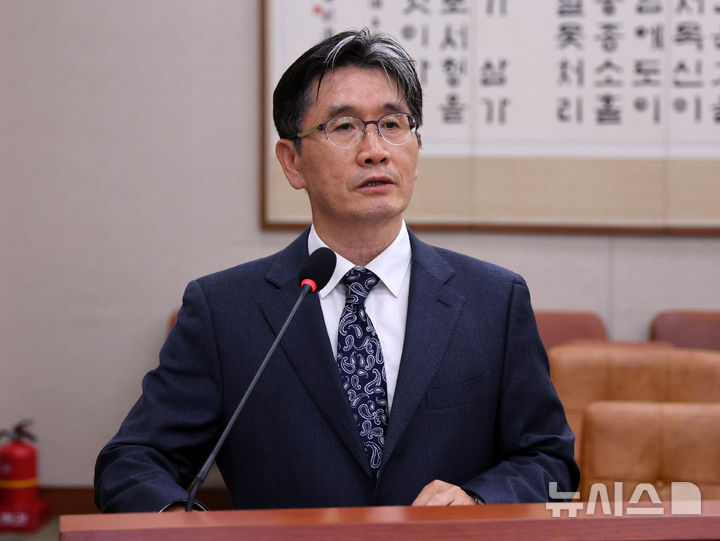 [서울=뉴시스] 고범준 기자 = 오동운 고위공직자범죄수사처장이 13일 서울 여의도 국회에서 열린 법제사법위원회 국정감사(고위공직자범죄수사처)에서 업무보고를 하고 있다. 2026.10.13. bjko@newsis.com