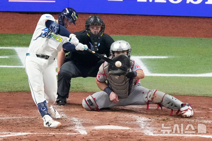 ALCS 2차전, 결승 적시타 치는 리암 힉스