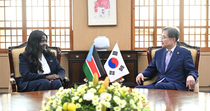 [서울=뉴시스] 조현 외교부 장관, 남수단 대통령특사 면담. (사진=외교부 제공) 2026.10.14 *재판매 및 DB 금지