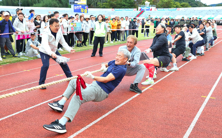 [함양=뉴시스] 제64회 함양군민체육대회 (사진=함양군 제공) 2026. 10. 14. photo@newsis.com&nbsp; *재판매 및 DB 금지